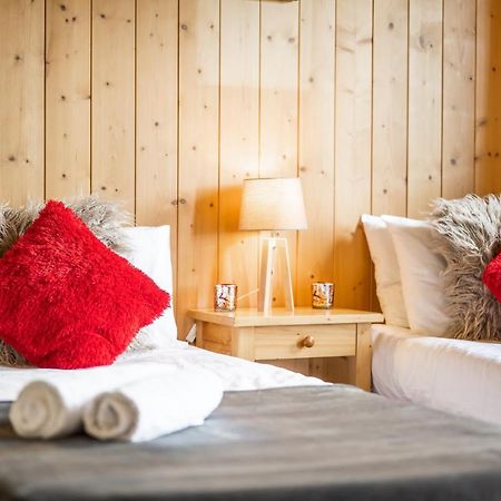 Chalet Himalaya , 10 Person Chalet With 5 Ensuite Bedrooms And Outdoor Jacuzzi In Meribel Centre Экстерьер фото